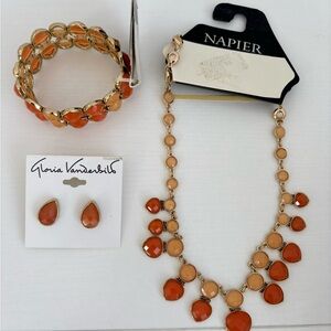 Set Gloria Vanderbilt Gold-Tone Orange and Peach Cabochon Necklace Set